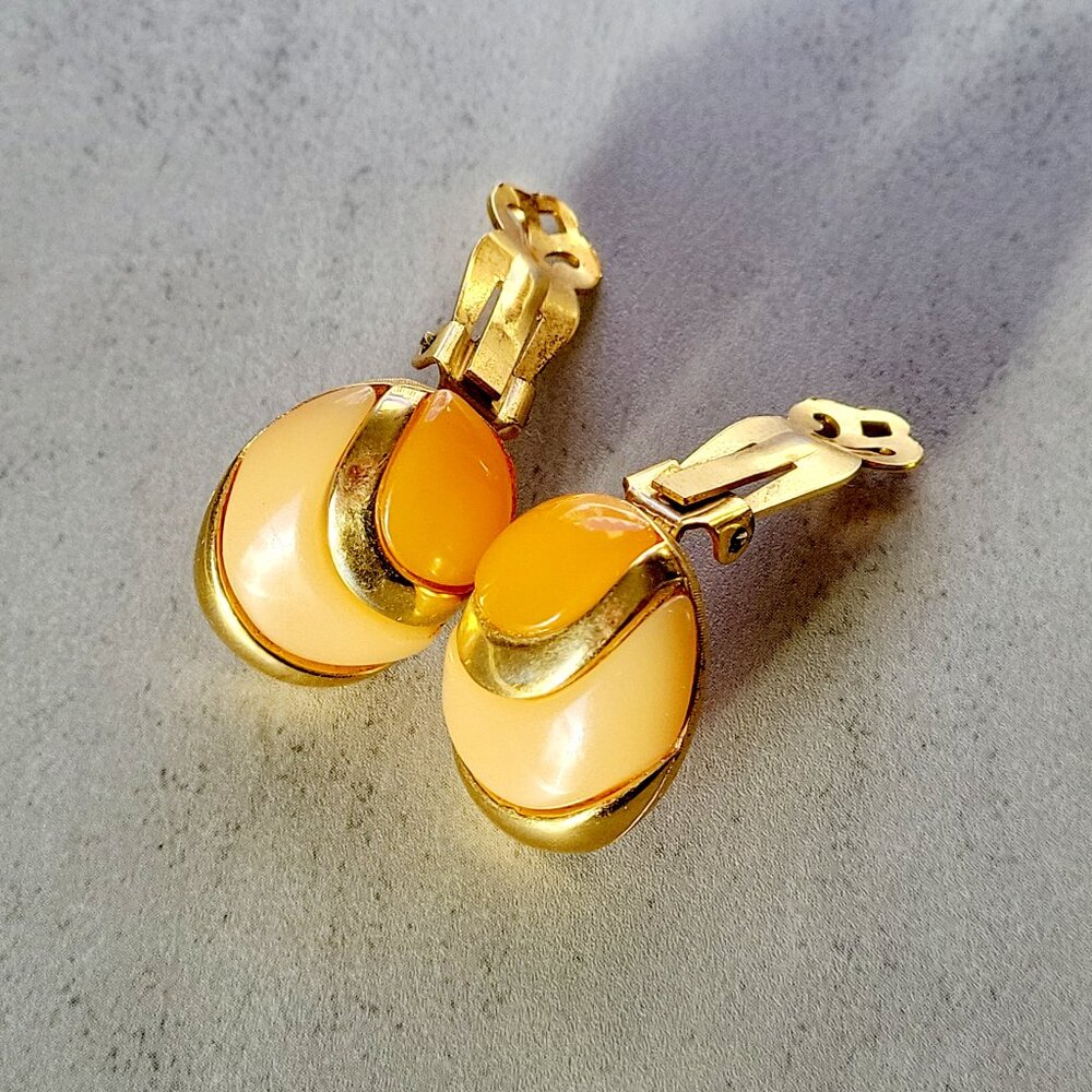Vintage 80s Peach Gold Enamel Clip On Earrings Retro Oval Statement - Picture 4 of 6